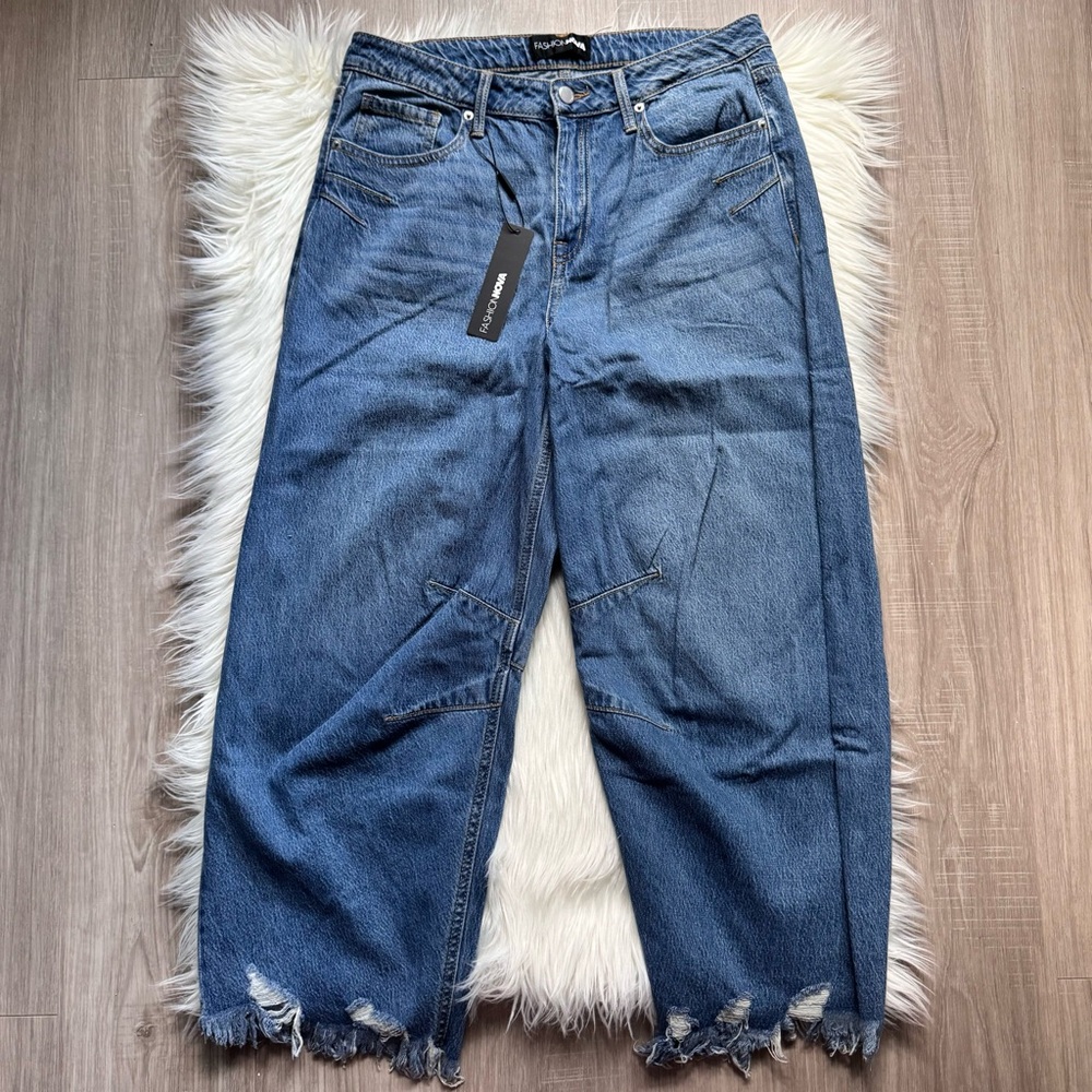Fashionova frayed medium wash barrel jeans
